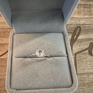 925 Sterling Silver Round Cut White Topaz 6mm Solitaire Ring Size 8 1.1 grams